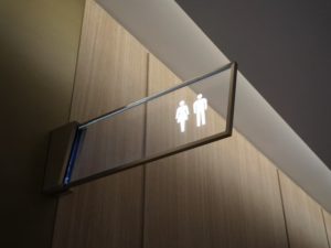 Allianz Versicherung: Mitarbeiter verschwindet beim Toilettengang